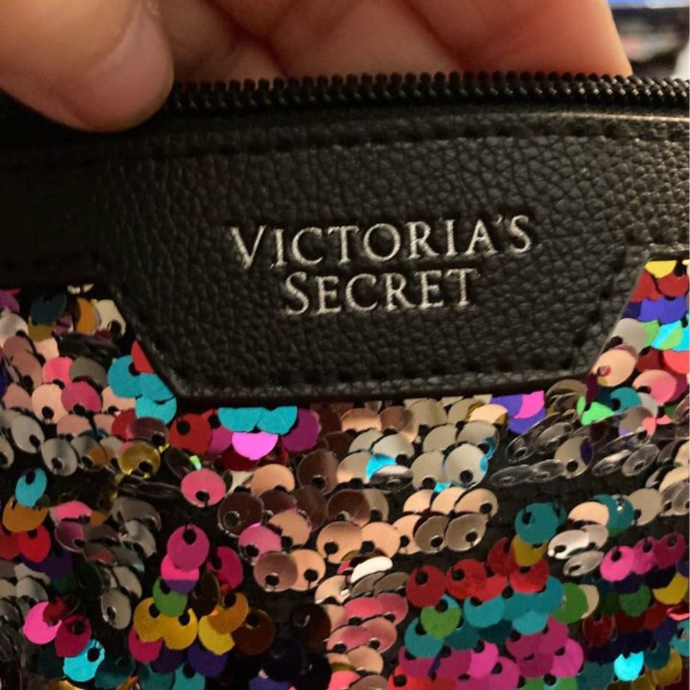 VICTORIA SECRET BLACK & BLING WRISTLET MAKE MU BAG